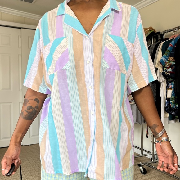 ! Vertical pastel stripes.  Lightweight. Size 42. Fits like a large!! - Picture 4 of 7